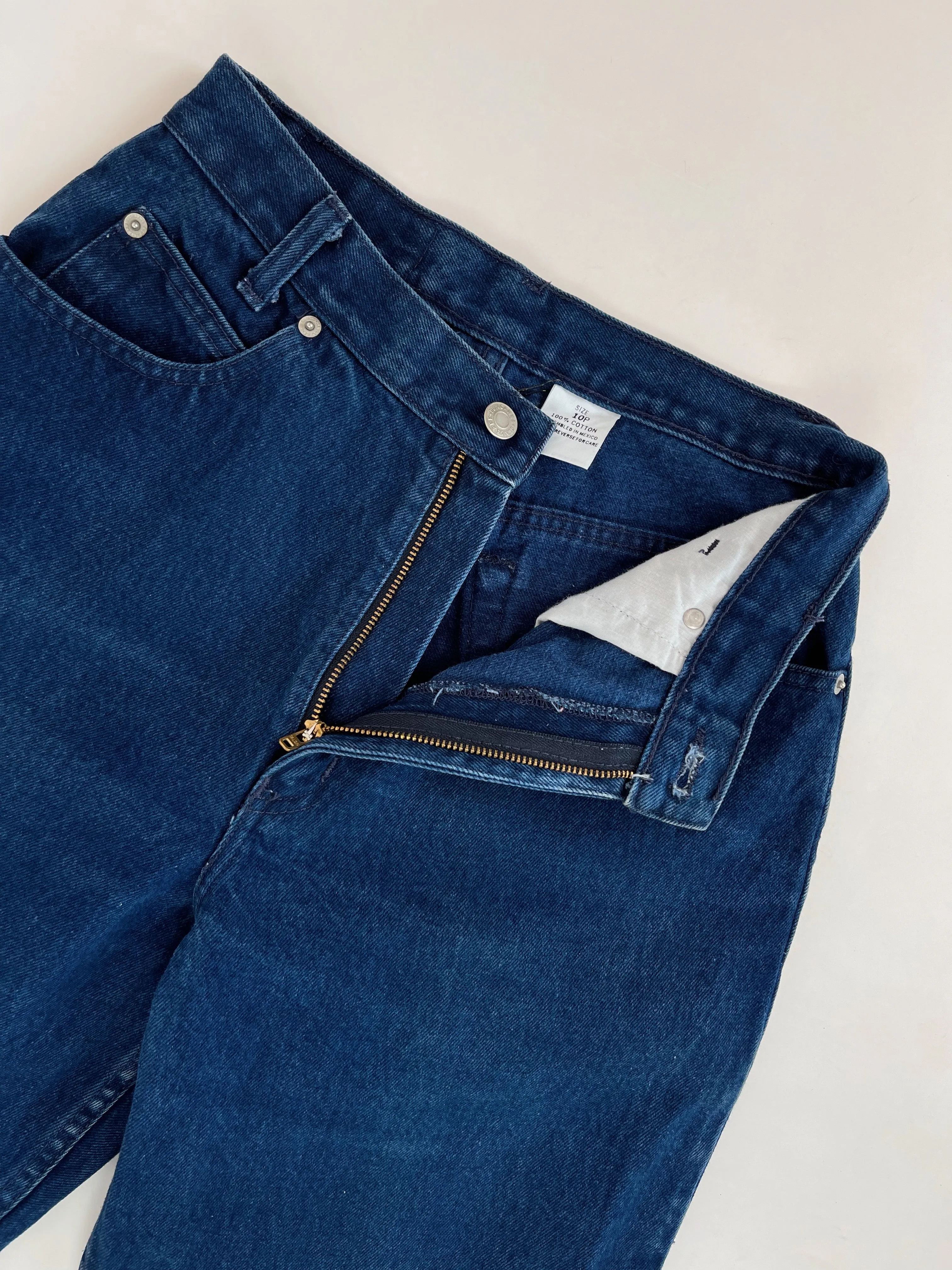 Vintage Dark Wash High-Waisted Tapered Jeans (W27")